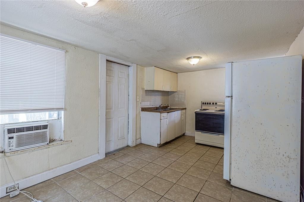 113 W Hanlon Street - Photo 3
