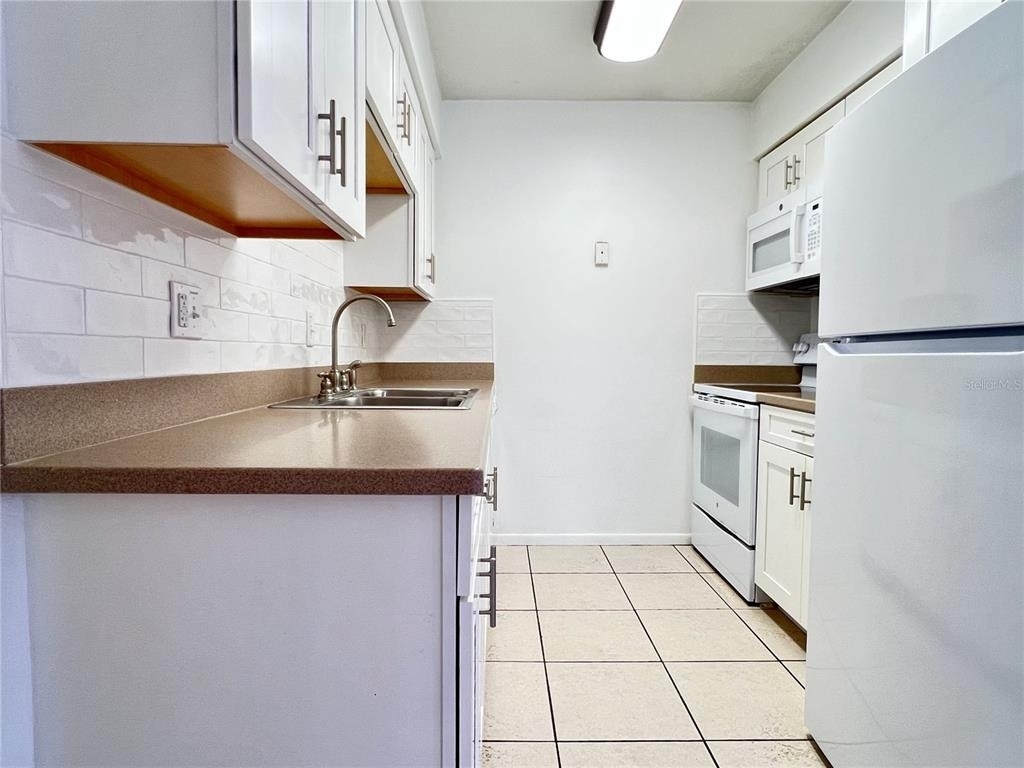 1607 Baltimore Avenue - Photo 4
