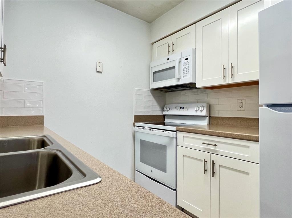 1607 Baltimore Avenue - Photo 5