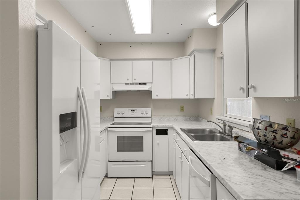 747 Monroe Harbor Place - Photo 6