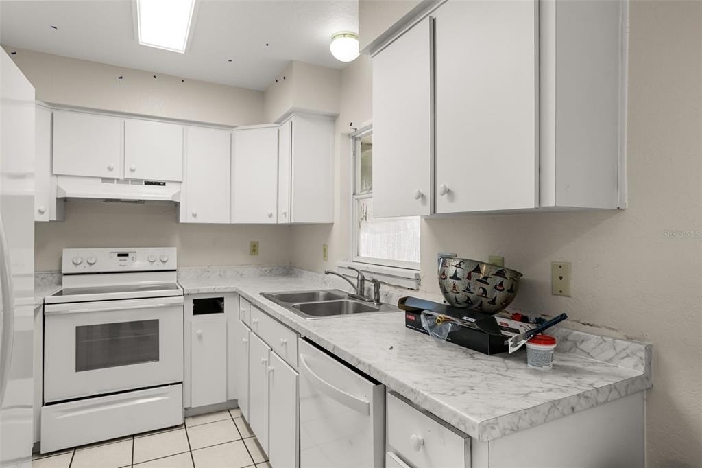 747 Monroe Harbor Place - Photo 7