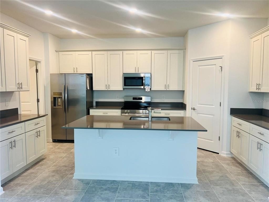 4173 Jespersen Street - Photo 2