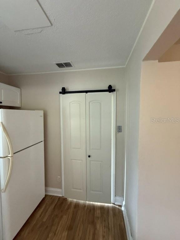 2811 Elizabeth Avenue - Photo 9