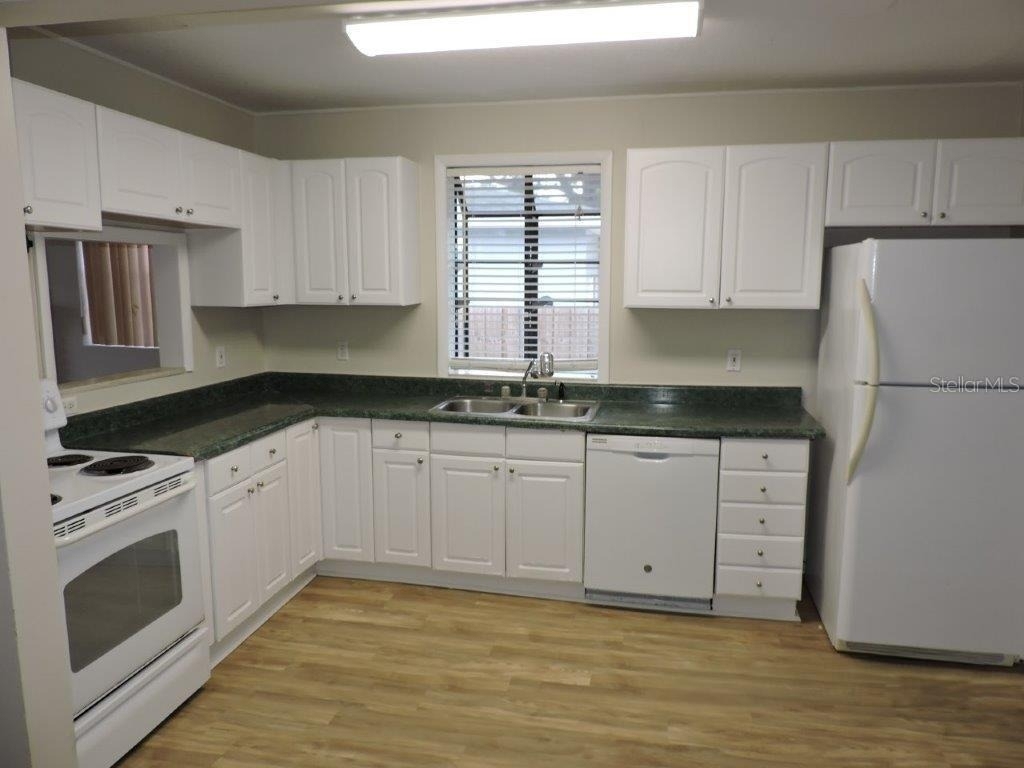 2811 Elizabeth Avenue - Photo 8