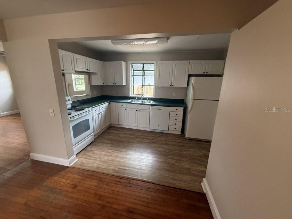 2811 Elizabeth Avenue - Photo 7