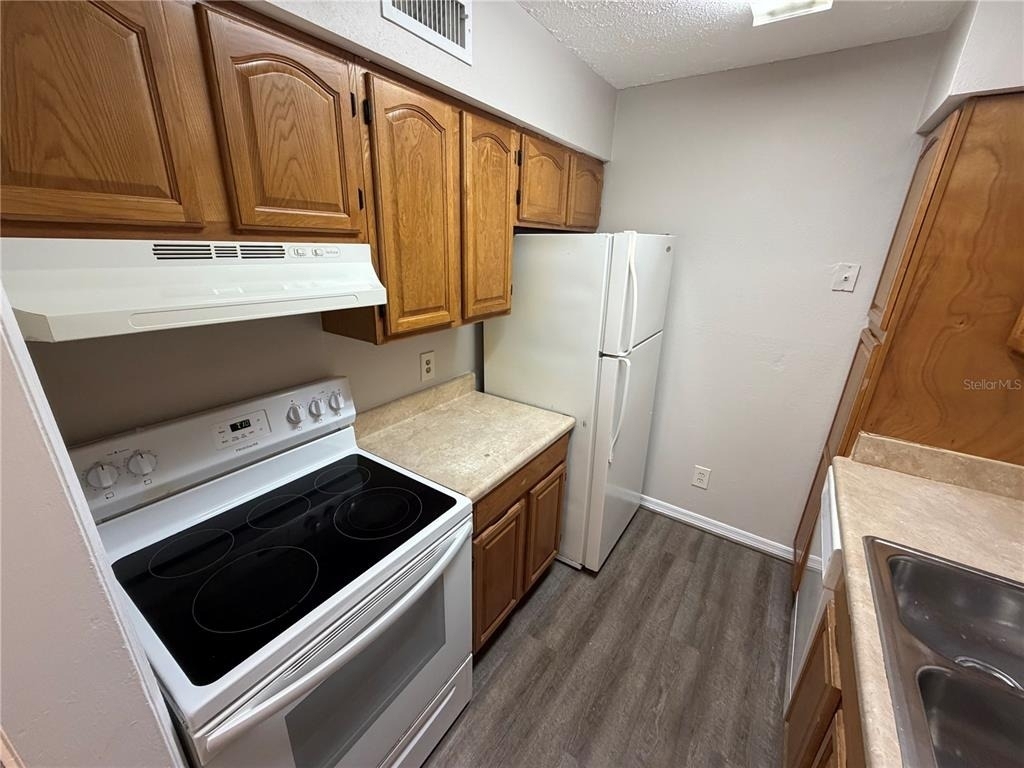 345 Wymore Road - Photo 5