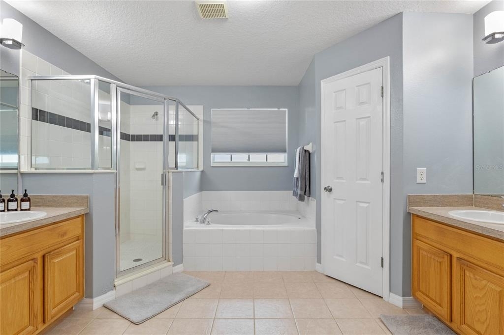 817 Highgate Park Boulevard - Photo 3