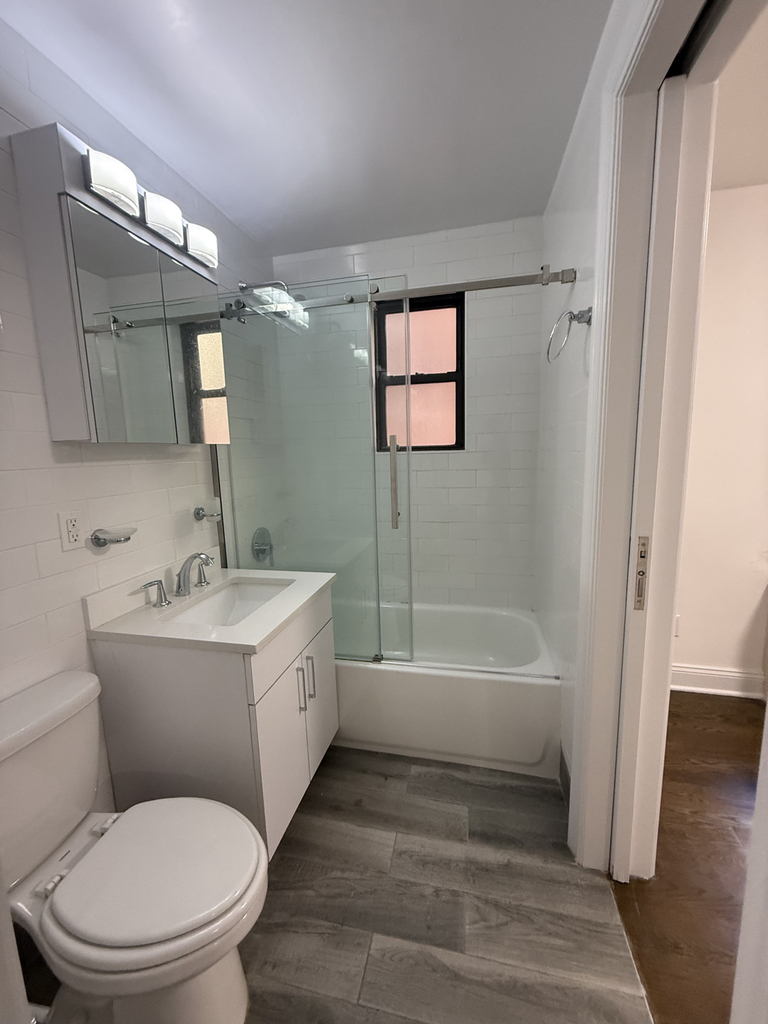 96 5th Avenue - Photo 4