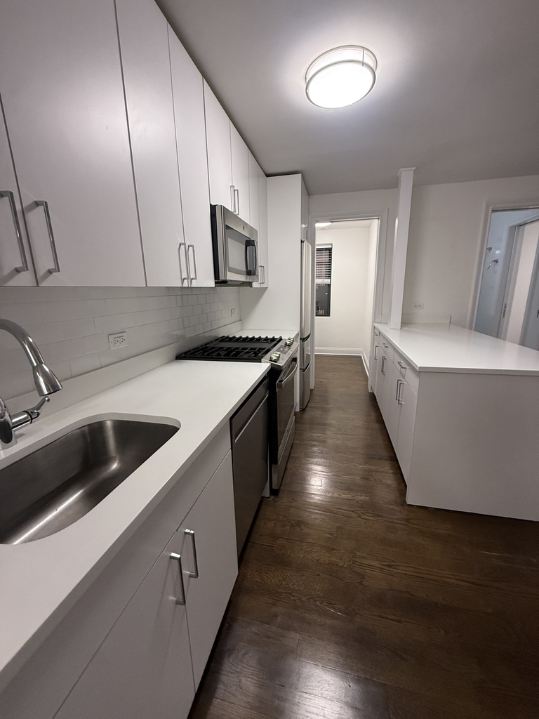 96 5th Avenue - Photo 6