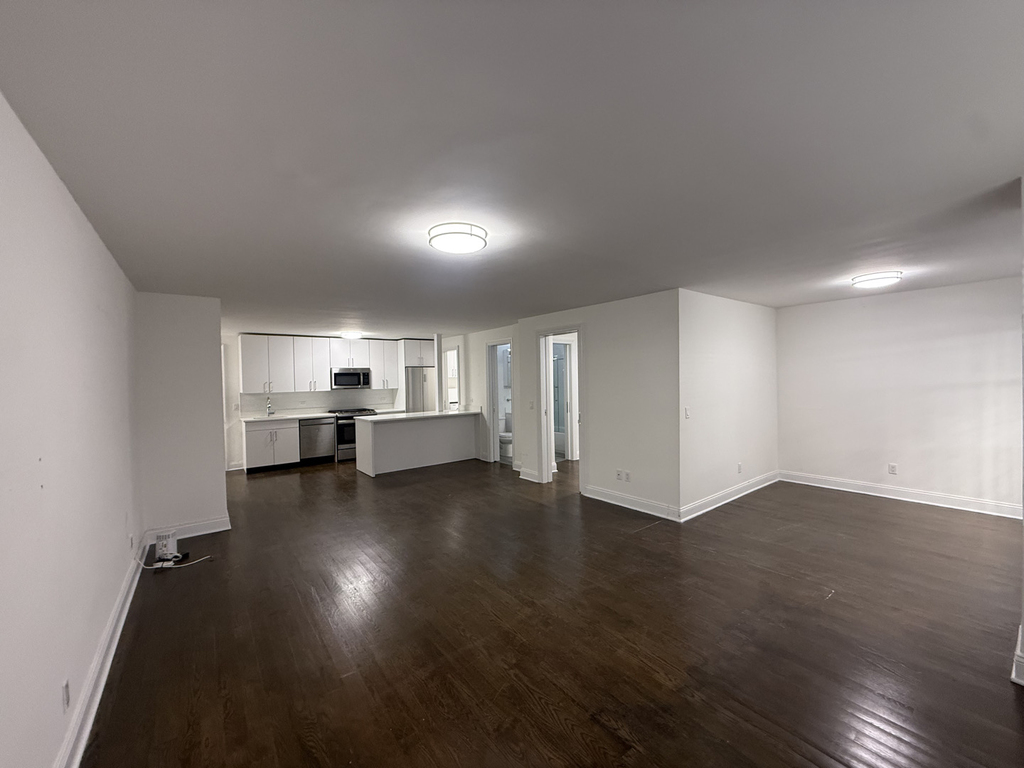 96 5th Avenue - Photo 2