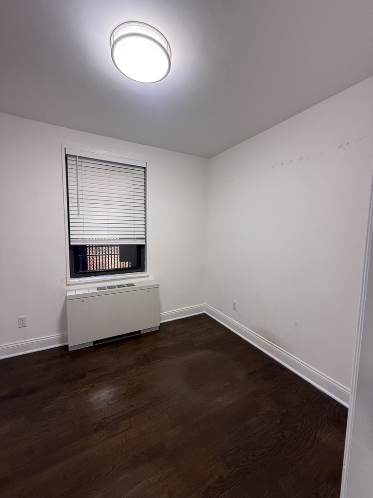 96 5th Avenue - Photo 3
