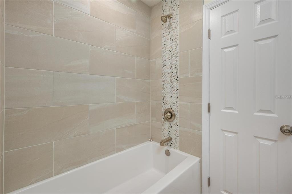407 Princess Place - Photo 24