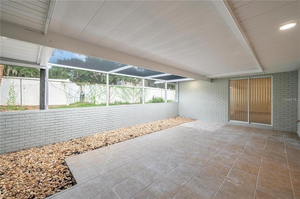 407 Princess Place - Photo 28