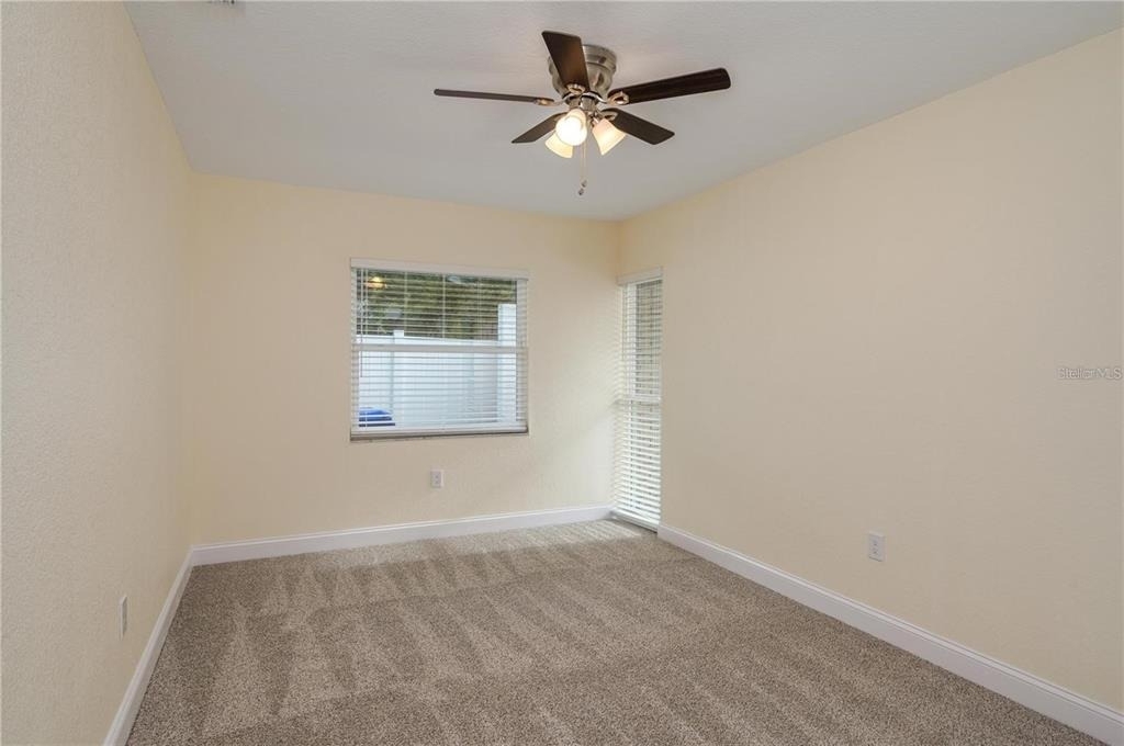 407 Princess Place - Photo 17