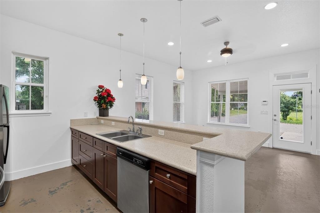 727 Nw 4th Avenue - Photo 4