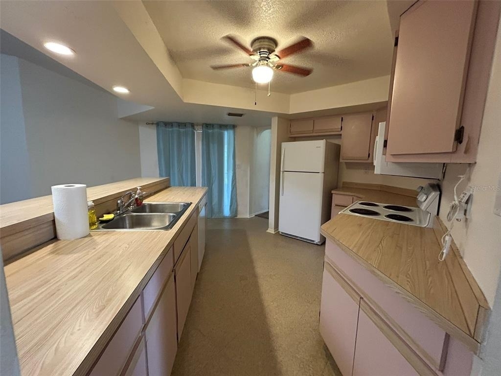 20408 Andover Avenue - Photo 3