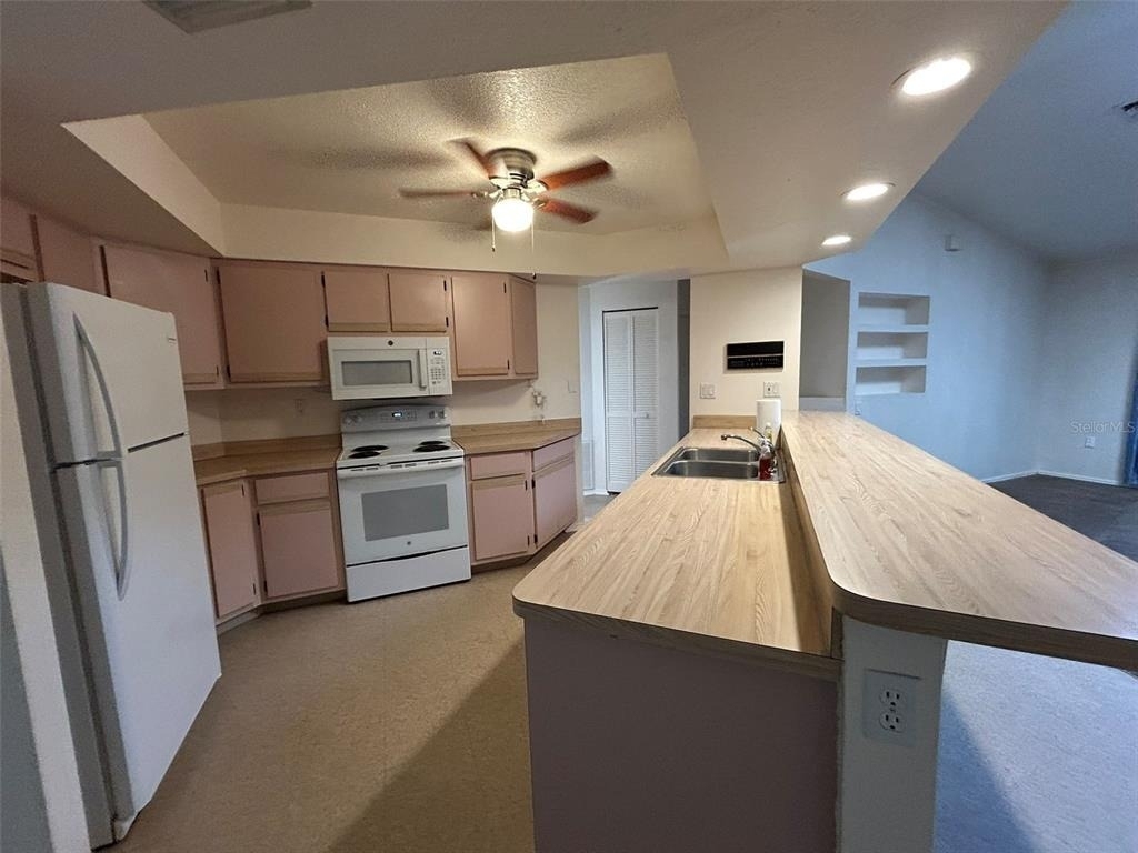 20408 Andover Avenue - Photo 4