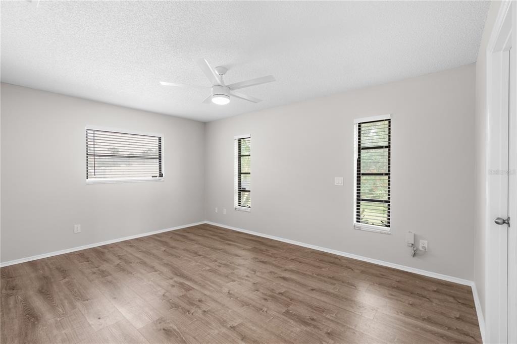 10260 Deerwood Avenue - Photo 16