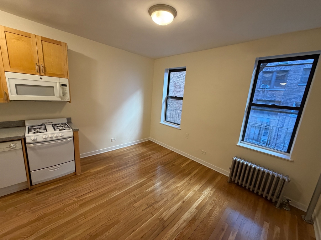 East 89th Street - Photo 1