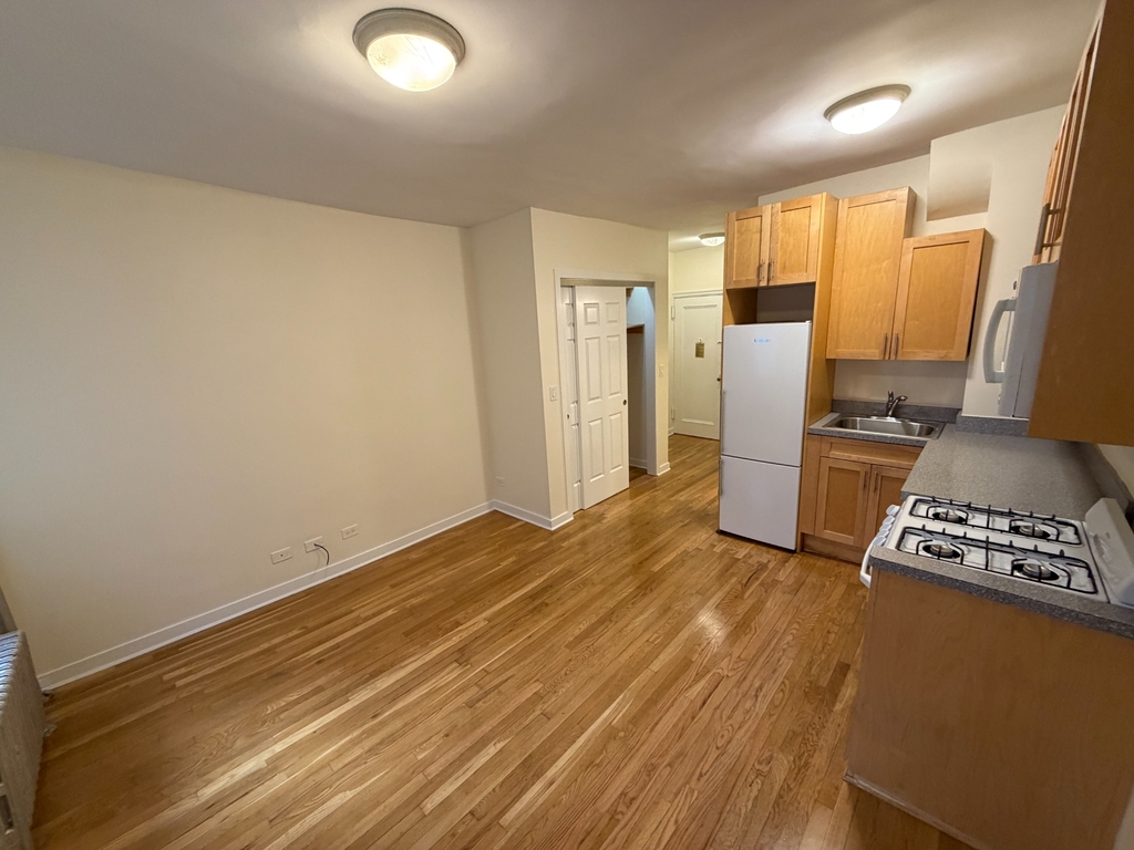East 89th Street - Photo 0
