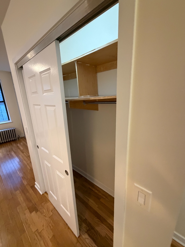 East 89th Street - Photo 5