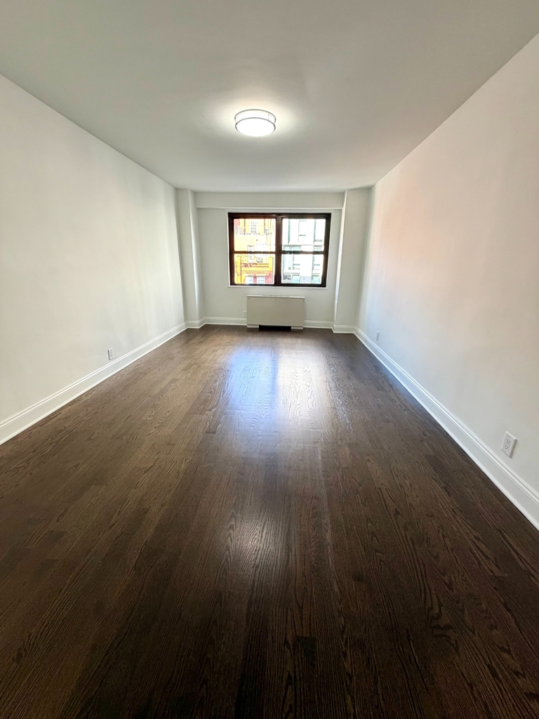   East 87 Street - Photo 5