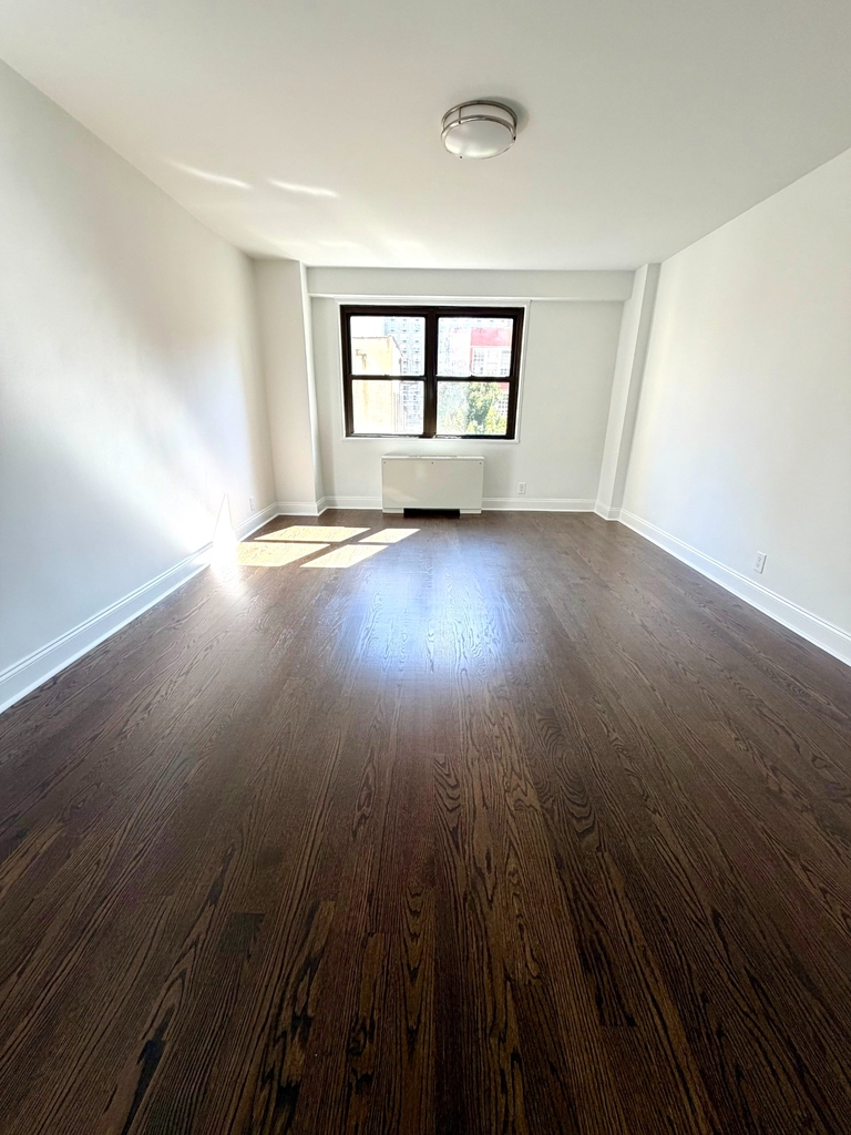   East 87 Street - Photo 6
