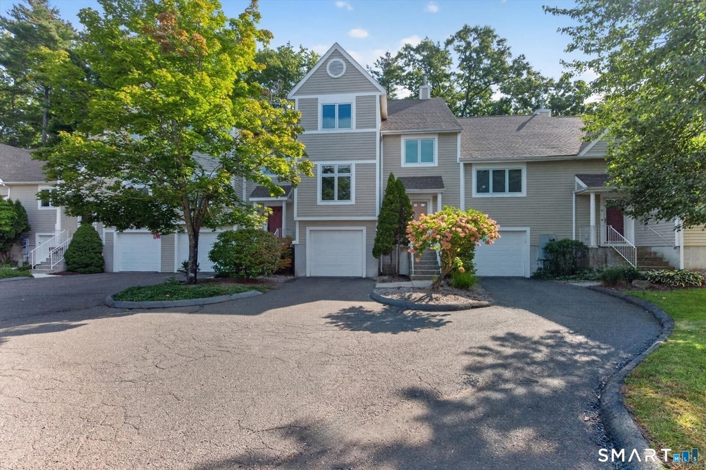 7 Essex Court - Photo 1