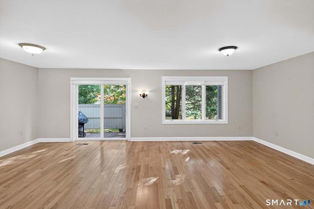 7 Essex Court - Photo 6