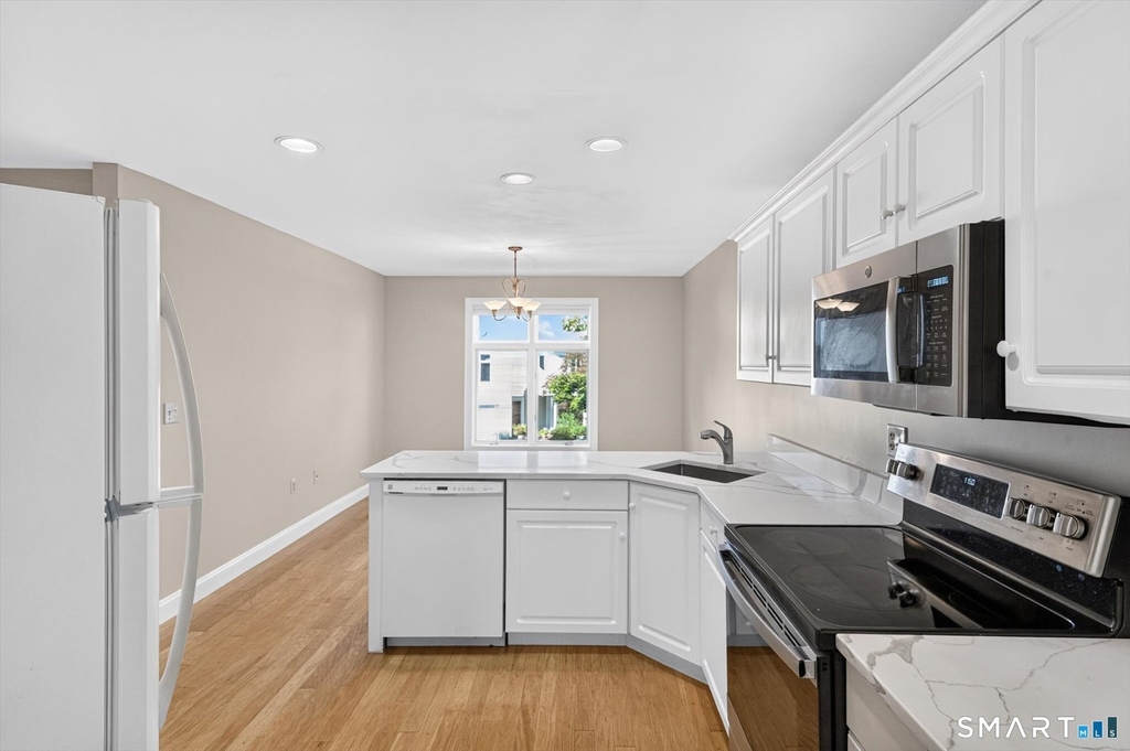 7 Essex Court - Photo 9
