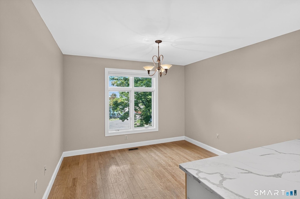 7 Essex Court - Photo 14