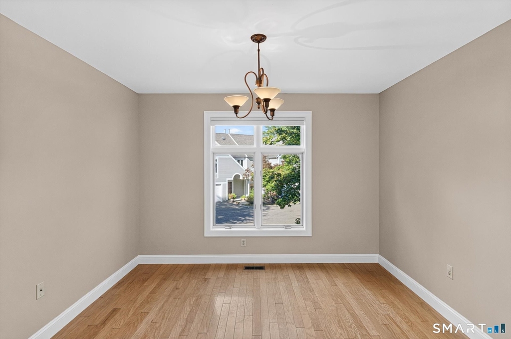 7 Essex Court - Photo 15