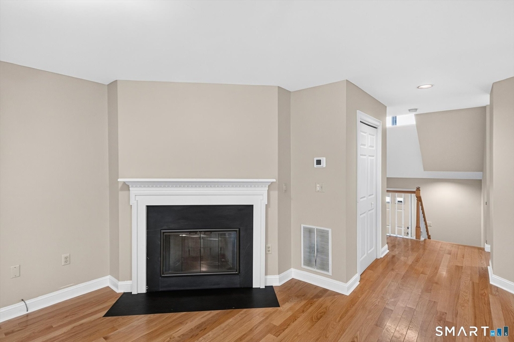7 Essex Court - Photo 8