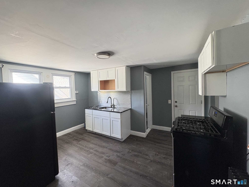 319 Sherman Avenue - Photo 2