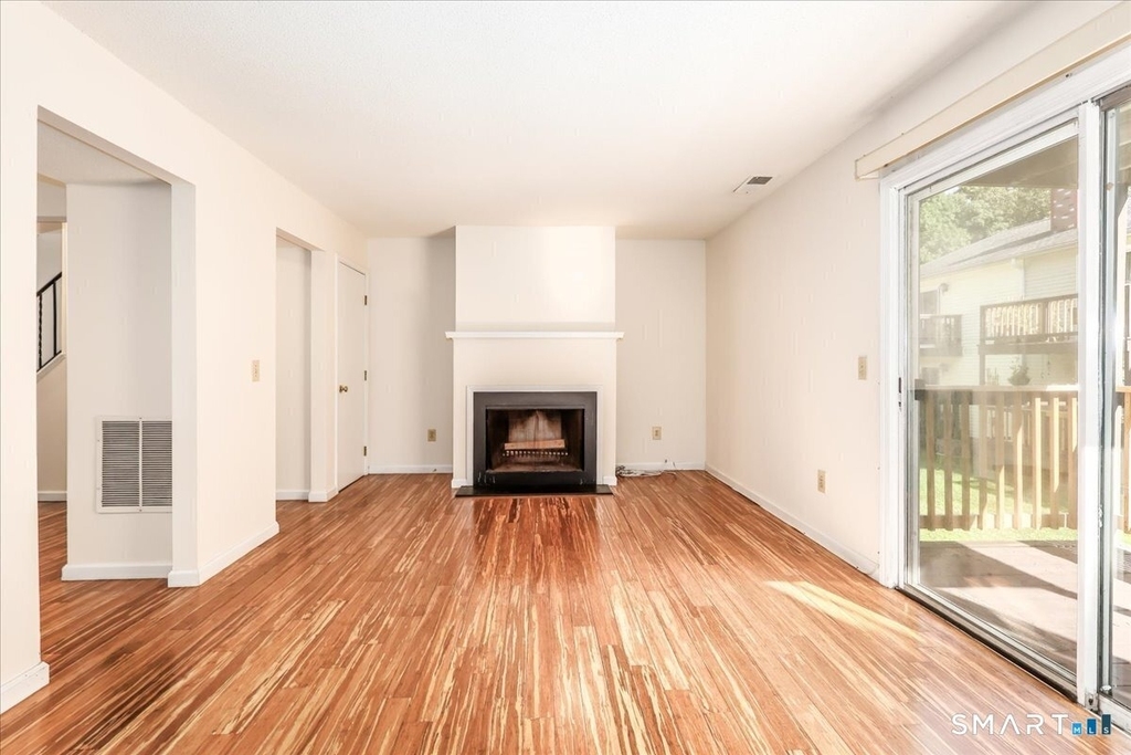 25 Padanaram Road - Photo 4