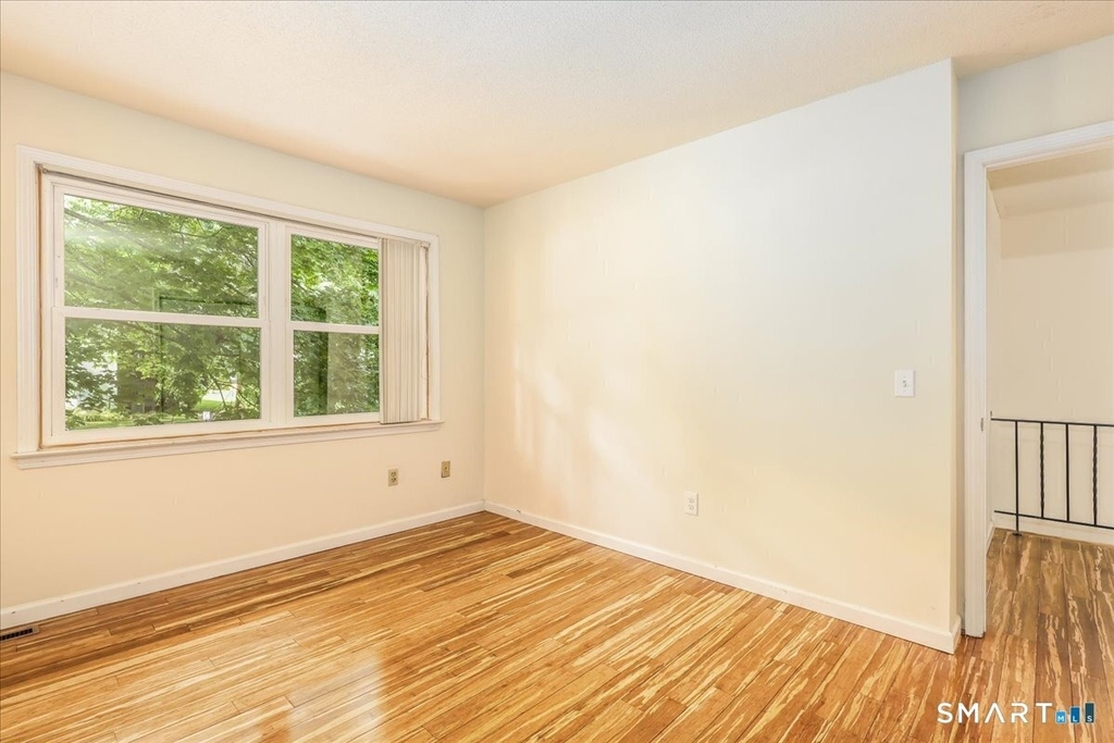 25 Padanaram Road - Photo 9