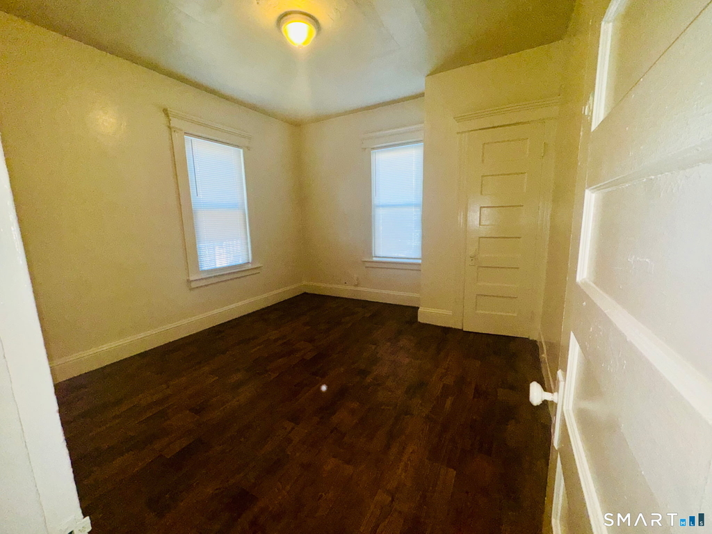 962 Howard Avenue - Photo 5