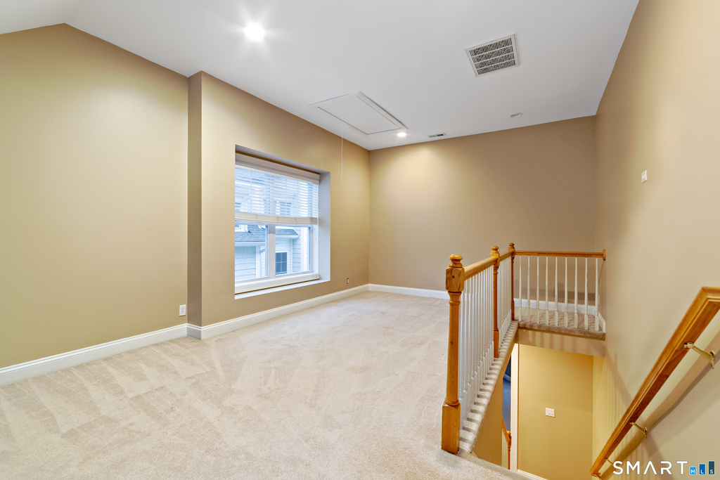 85 Camp Avenue - Photo 32