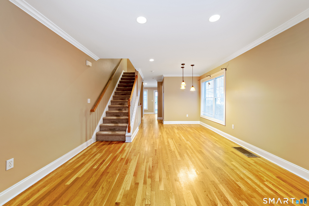 85 Camp Avenue - Photo 3