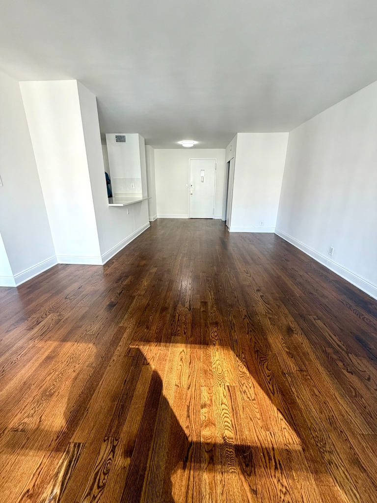  East 87 Street - Photo 2