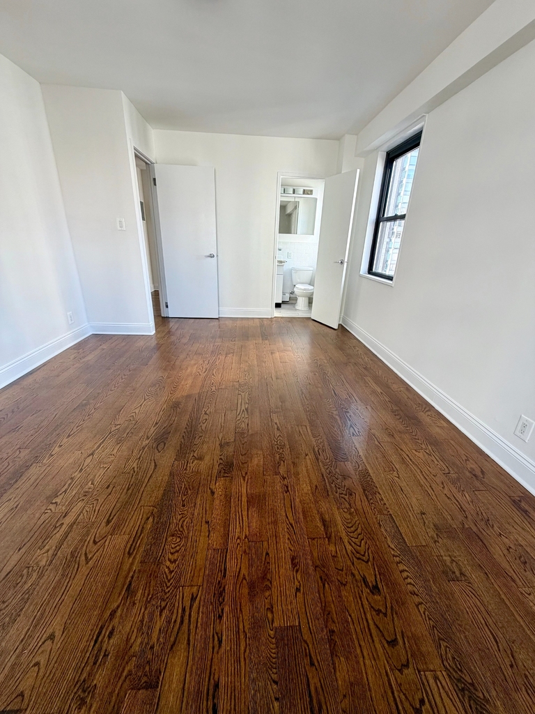  East 87 Street - Photo 4