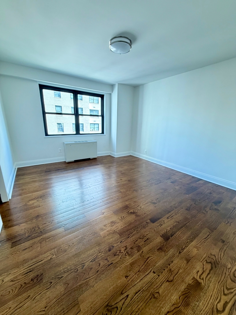  East 87 Street - Photo 3