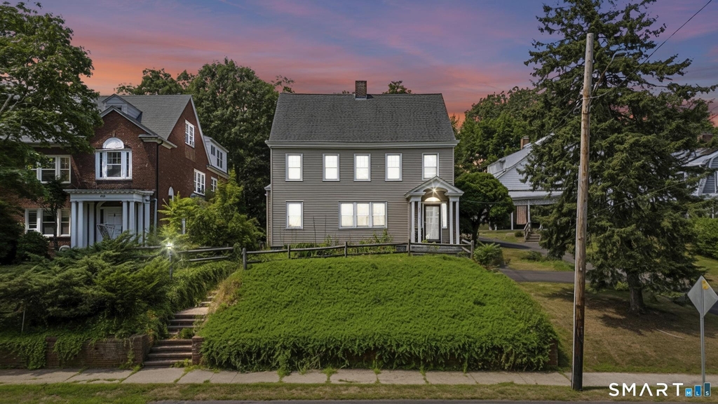 1070 Whitney Avenue - Photo 0