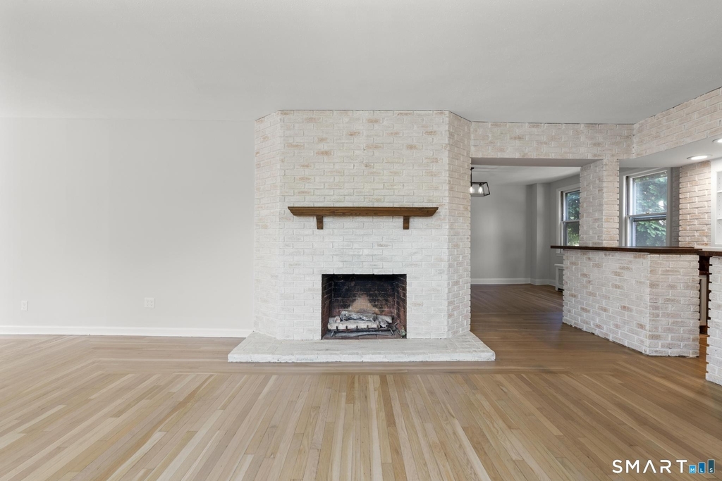 1070 Whitney Avenue - Photo 10