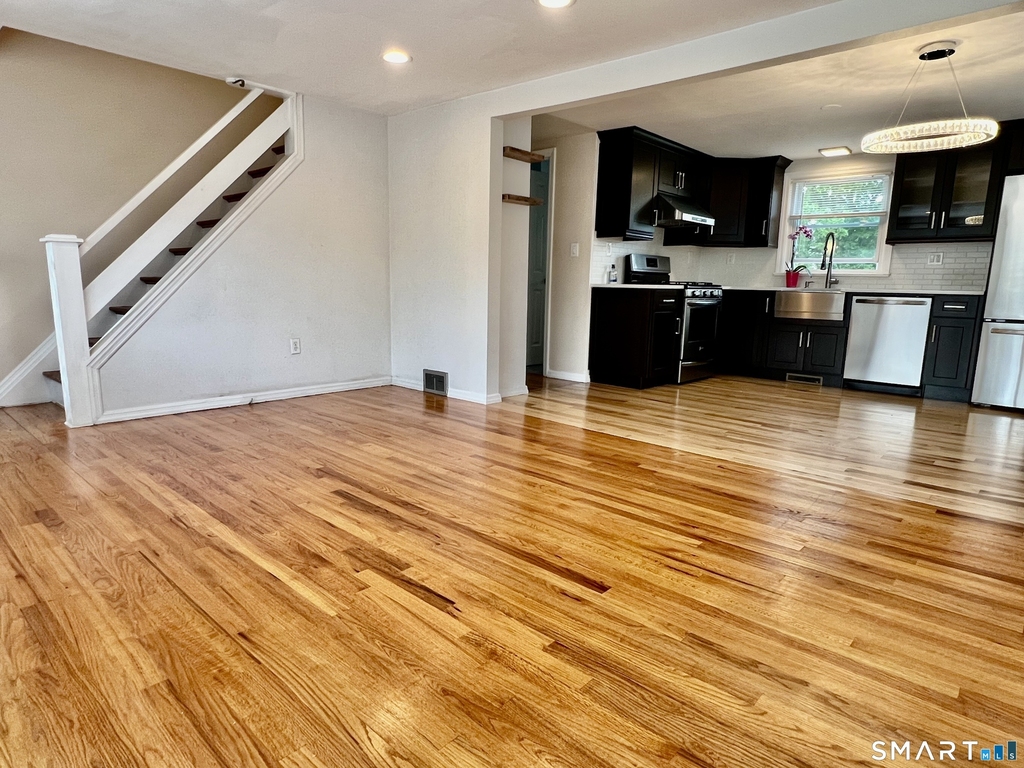 140 1/2 Stuart Avenue - Photo 3