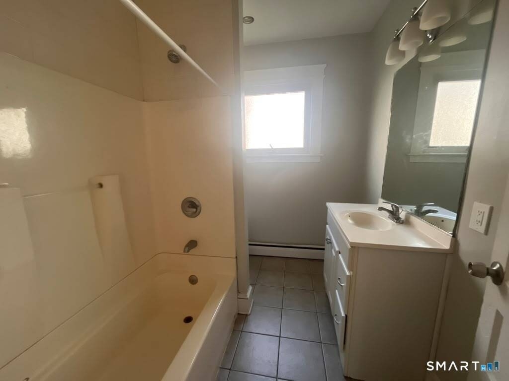 96 Burritt Street - Photo 9