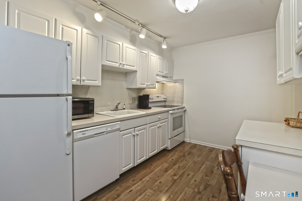 185 Melba Street - Photo 8