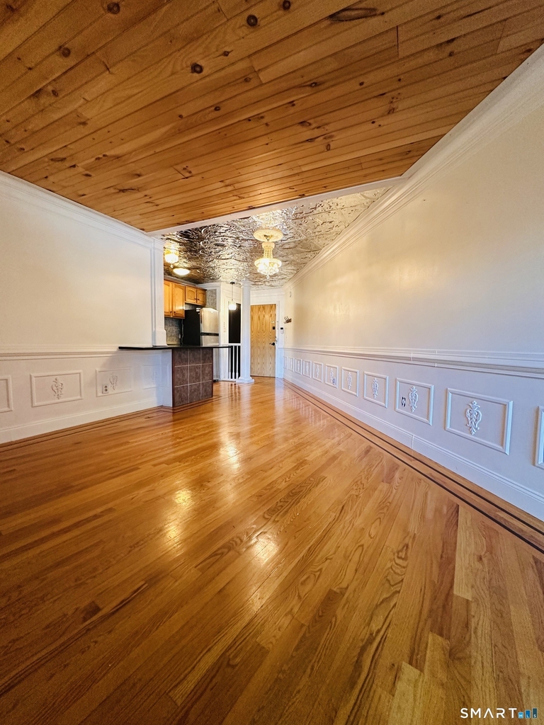 126 Biruta Street - Photo 2