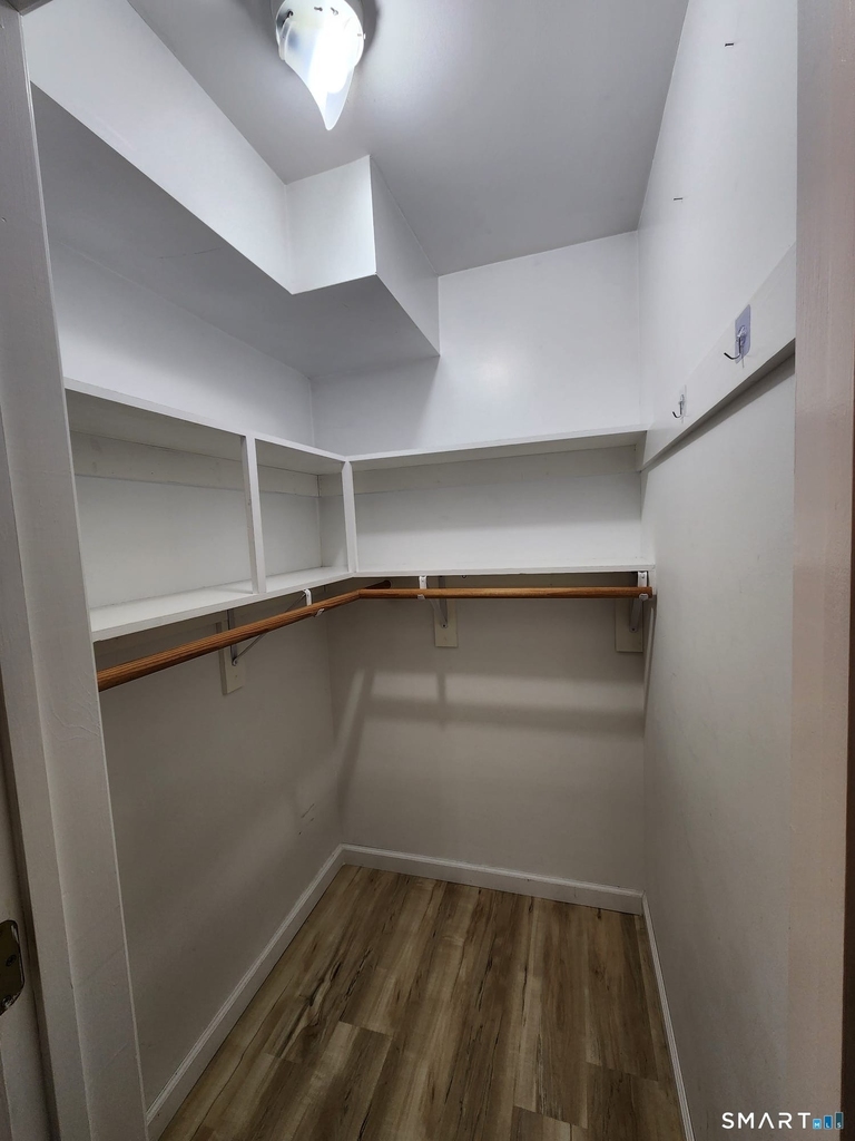 10 Manorwood Drive - Photo 12