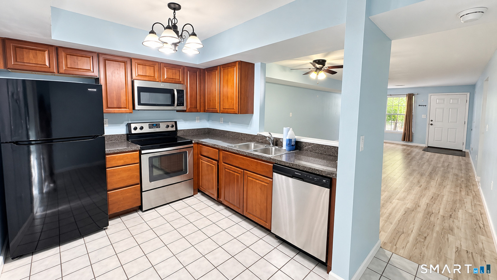 10 Manorwood Drive - Photo 3